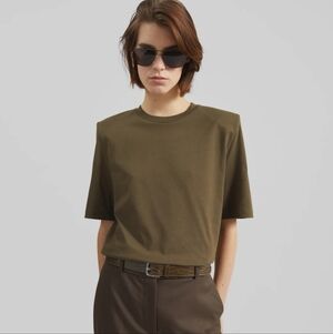 The Frankie Shop Carrington Golden Khaki Organic Cotton Padded Shoulder Tee L
